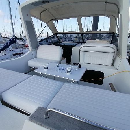 Sejour Insolite Sur Un Yacht. Bateau Hotel A Quai. La Rochelle  Luaran gambar