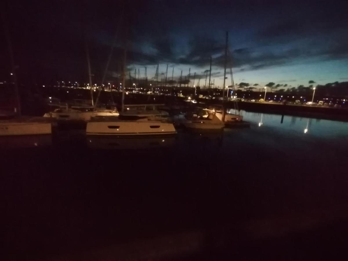 Sejour Insolite Sur Un Yacht. Bateau Hotel A Quai. La Rochelle  Luaran gambar